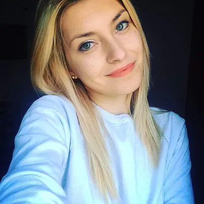 Live sex webcam photo for AlmaShannon #290159807