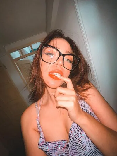 Live sex webcam photo for AmberHiuston #290126039