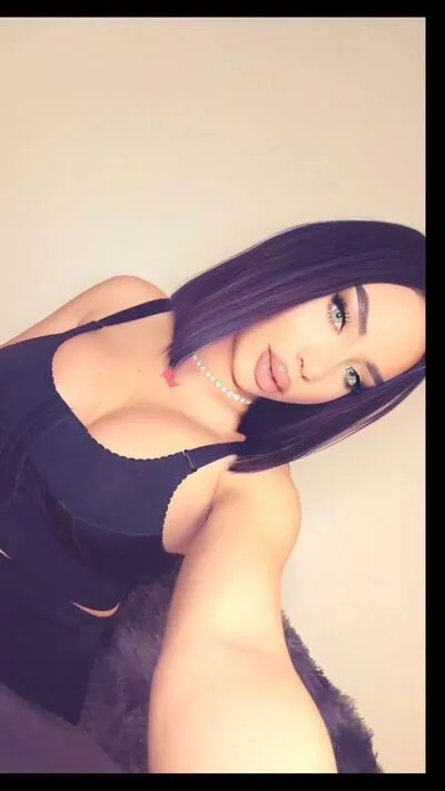 Live sex webcam photo for AmiraMilan #290158767