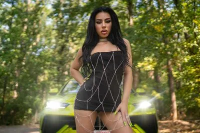 Live sex webcam photo for AmiraMilan #290158775