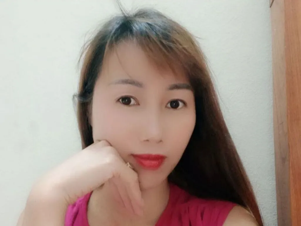 Live sex webcam photo for AnLucie #276304995