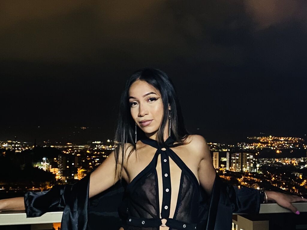 Live sex webcam photo for AngelaArenas #275901187