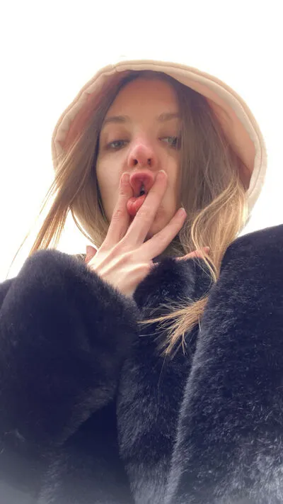 Live sex webcam photo for AngelikaMoebius #290161269