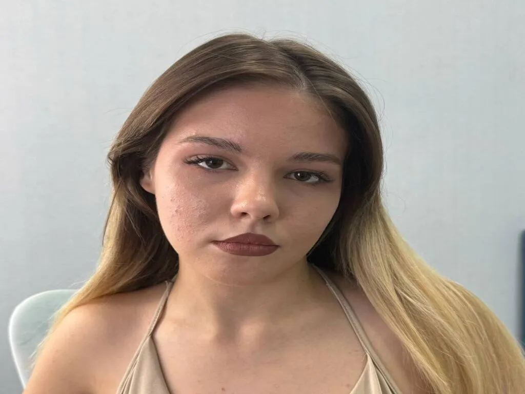 Live sex webcam photo for AnnRobin
