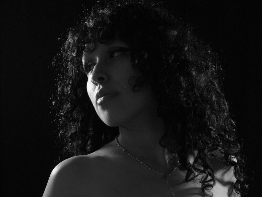 Live sex webcam photo for AnnaGoth #277281775