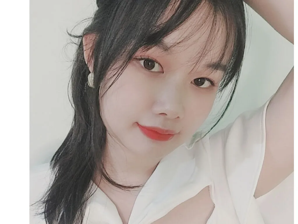 Live sex webcam photo for AnnaHue #276354737