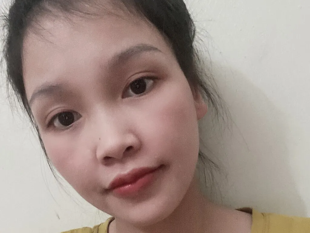 Live sex webcam photo for AnnaThuy #276395950