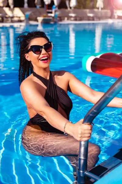 Live sex webcam photo for AnneThompson #290170542