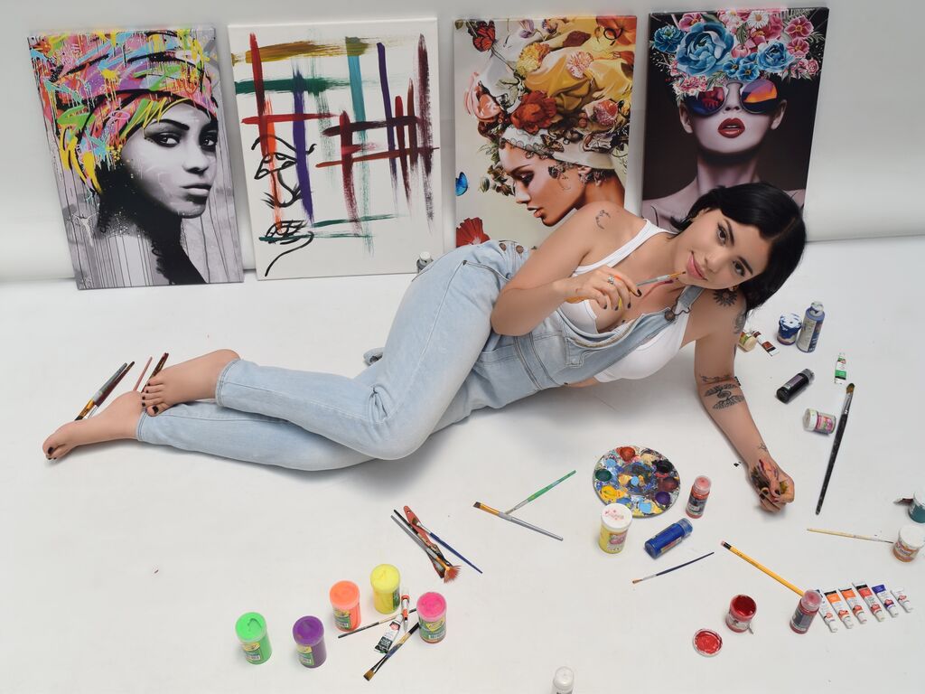 Live sex webcam photo for AnnieCroix #277485693