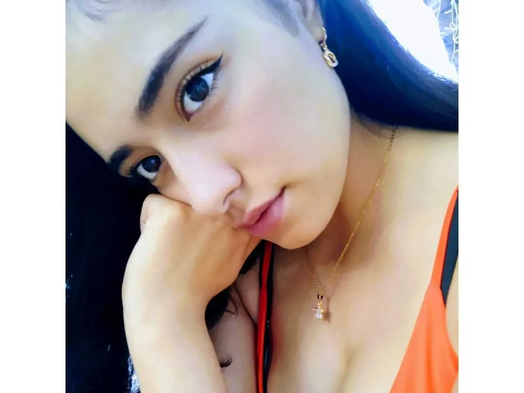Live sex webcam photo for AnnieSalazare