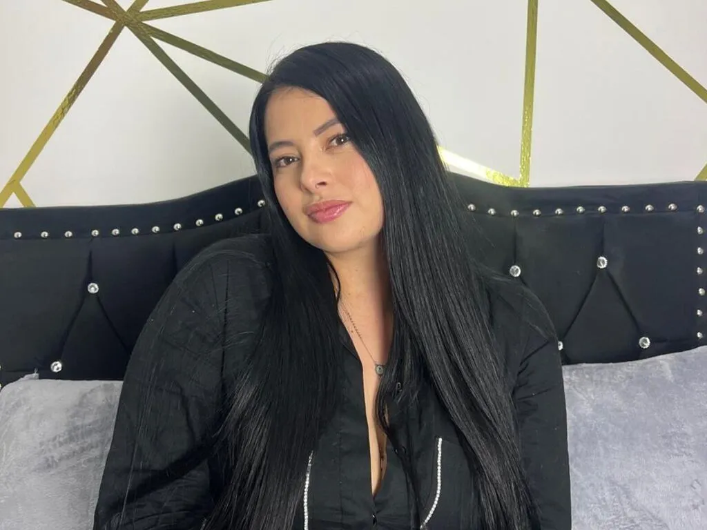 Live sex webcam photo for AntonellaCamargo