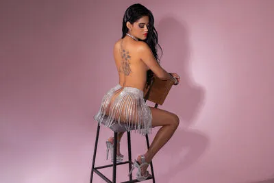 Live sex webcam photo for AntonellaCossio #290167650