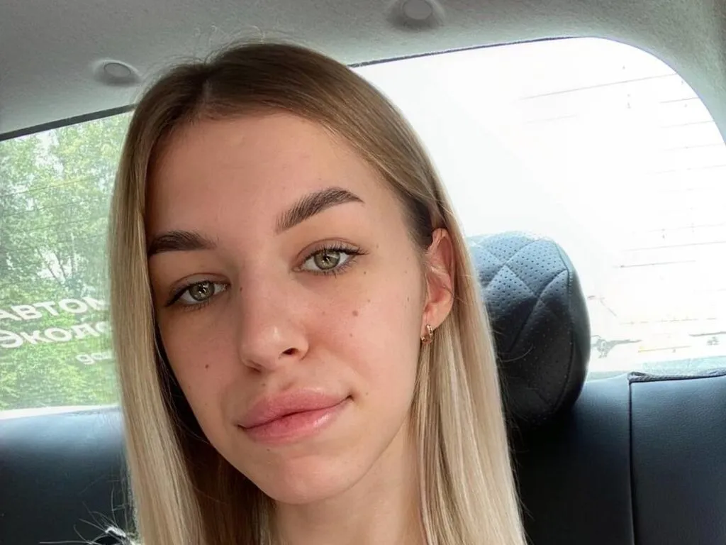 Live sex webcam photo for AntoniaCodd #276683848