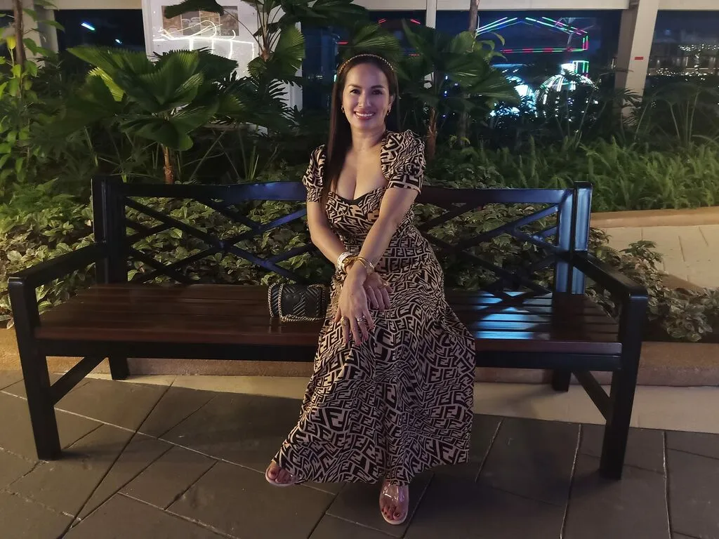 Live sex webcam photo for AnyaMarie #277718164