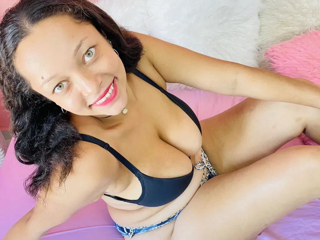 Live sex webcam photo for AprilDias
