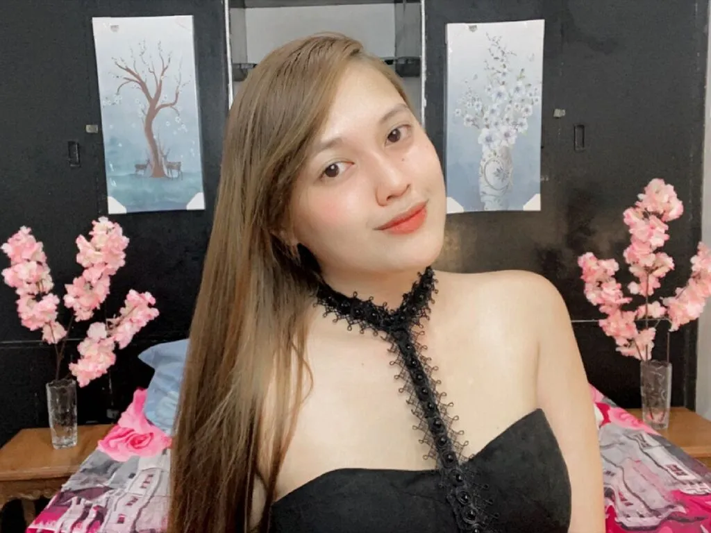 Live sex webcam photo for ArianaHaxley #276592574