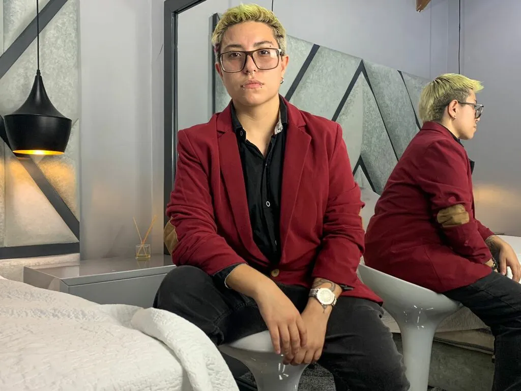 Live sex webcam photo for ArielFosster #276658194