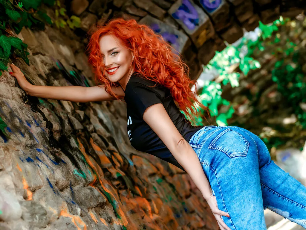 Live sex webcam photo for AriiMoon #277263699