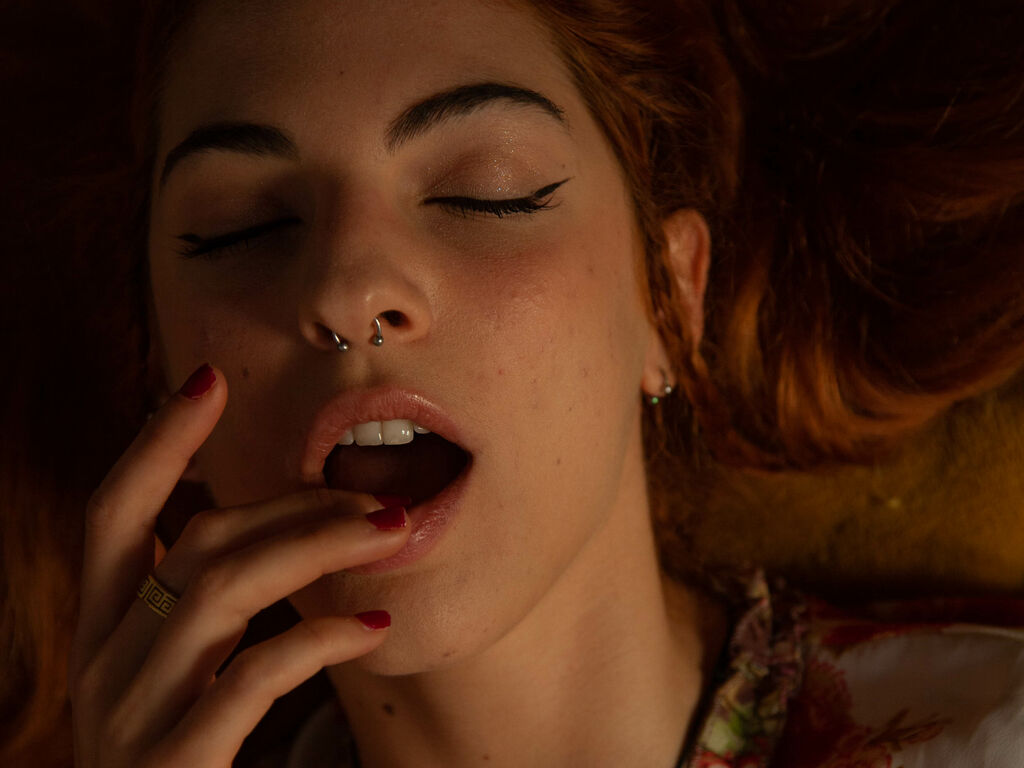 Live sex webcam photo for Asandai #277311882