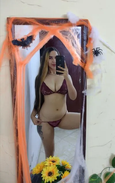 Live sex webcam photo for AshleyHinca #290194203