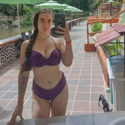 Live sex webcam photo for AshleyHinca #290194240