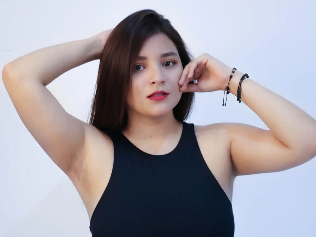 Live sex webcam photo for AuroraGonzalez #275742577