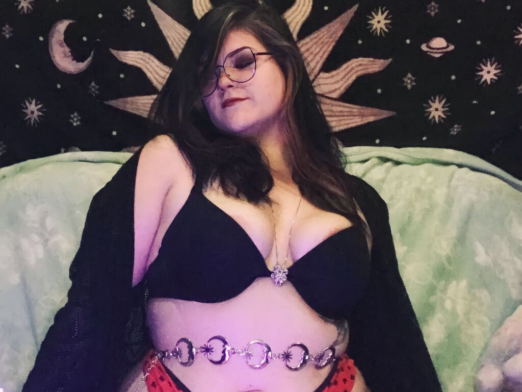 Live sex webcam photo for AvaHaze #276605232