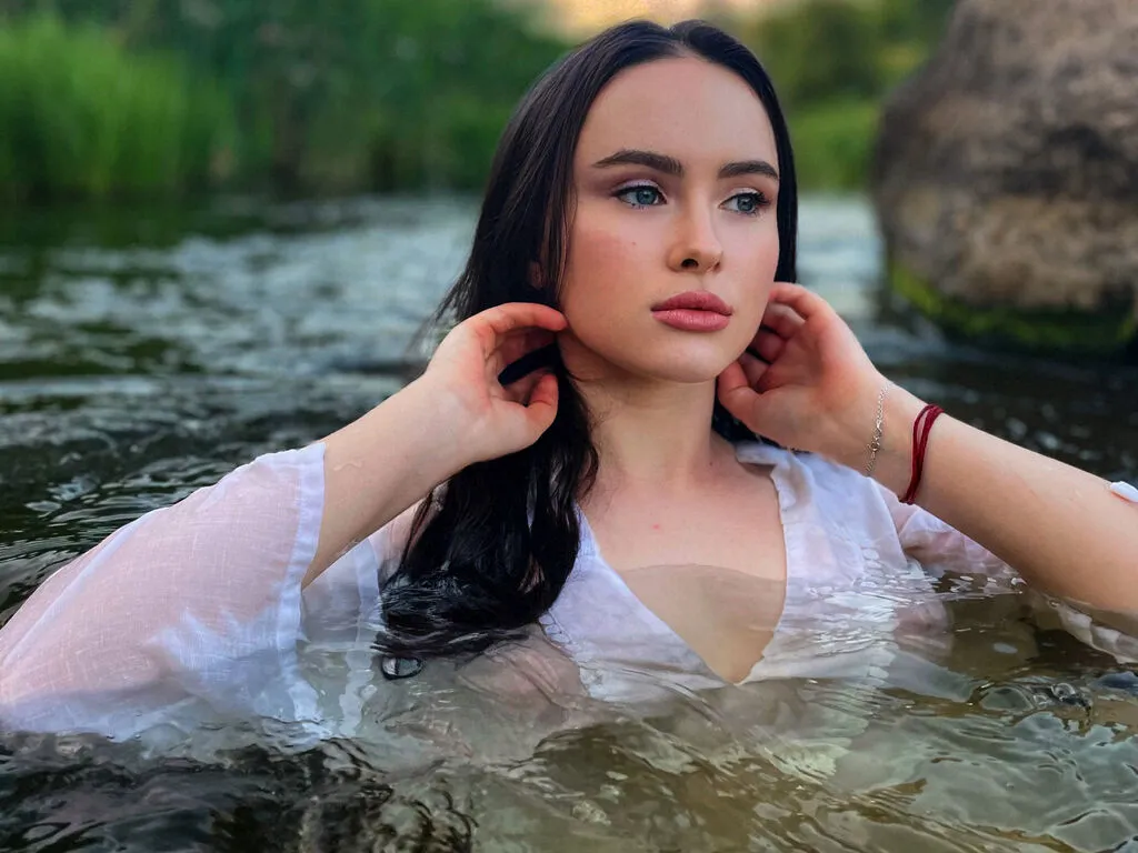 Live sex webcam photo for AvilaRose #276158010