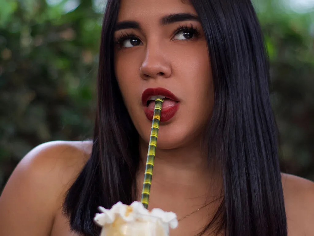 Live sex webcam photo for AymeMillers #276552562