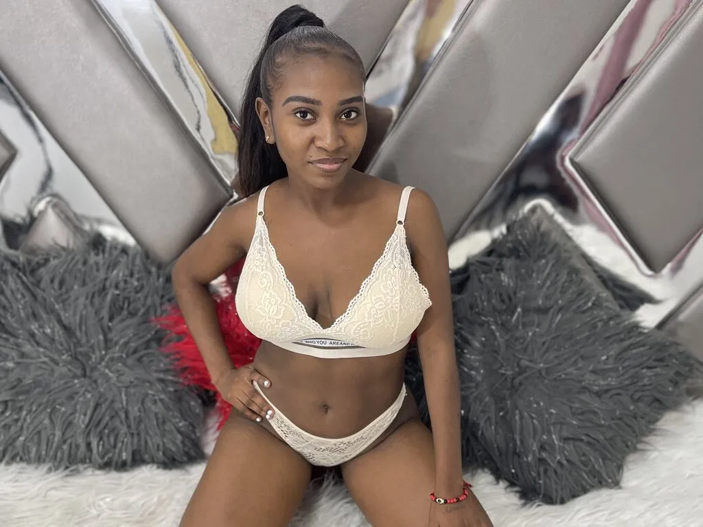 Live sex webcam photo for AythanaFox #276342475