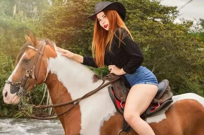 Live sex webcam photo for BellGrey #290128248