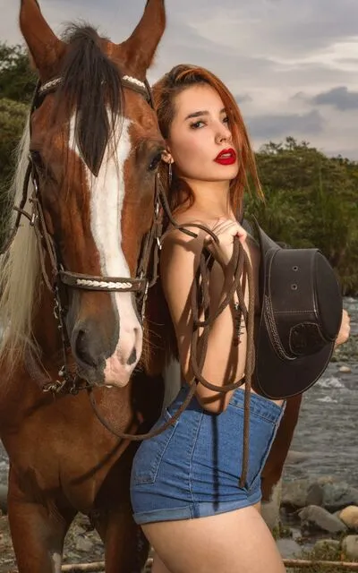 Live sex webcam photo for BellGrey #290128250