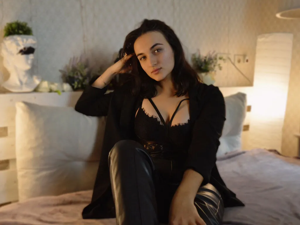 Live sex webcam photo for BettyCloud #276454666