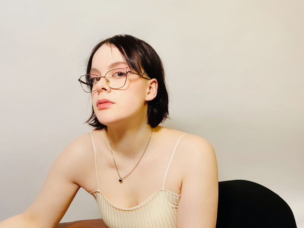 Live sex webcam photo for BeverlyPalmer #277998291