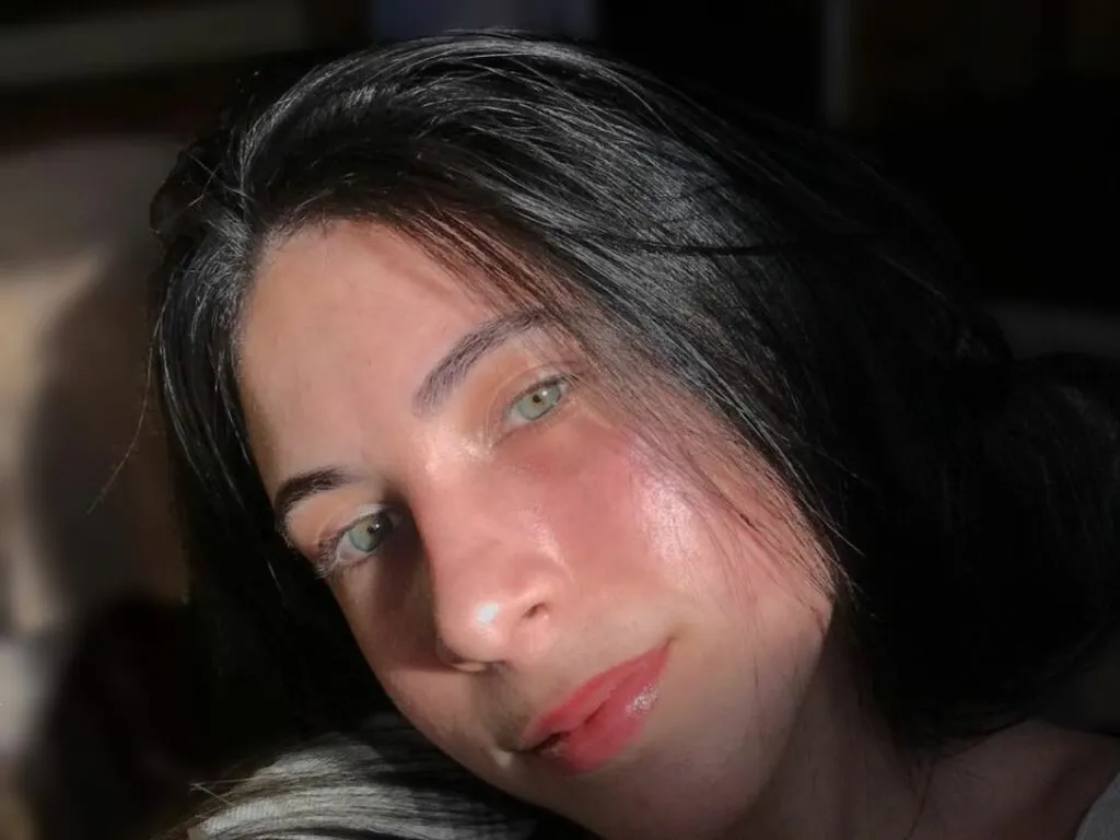 Live sex webcam photo for BiaSavan #277274737