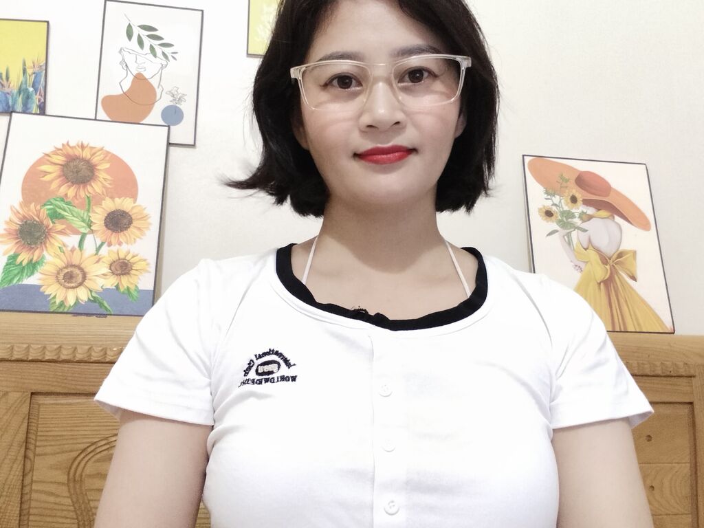 Live sex webcam photo for BinhLice #276401384