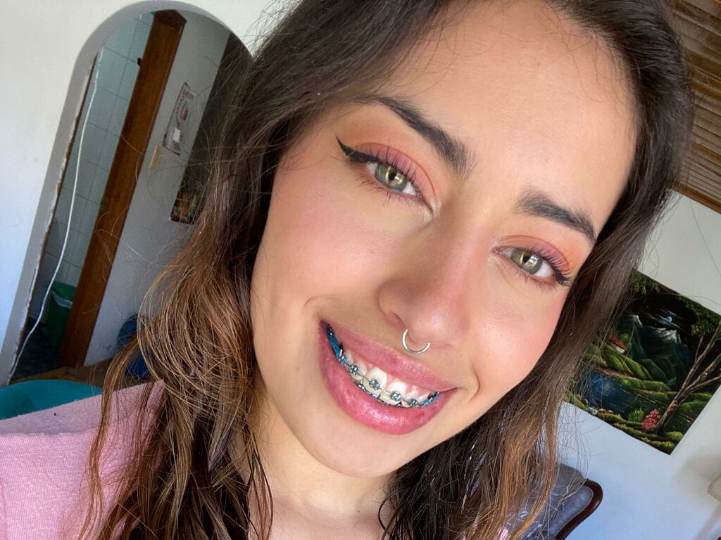 Live sex webcam photo for BlairStuar #277660665