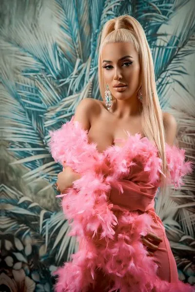 Live sex webcam photo for BlancheSummer #290193092