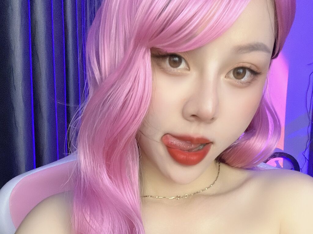 Live sex webcam photo for BonieHelen #275776873