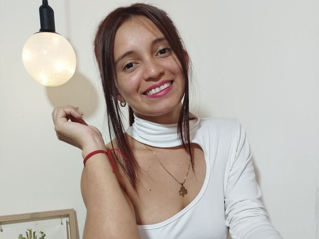 Live sex webcam photo for BonnyThonsson #275793097