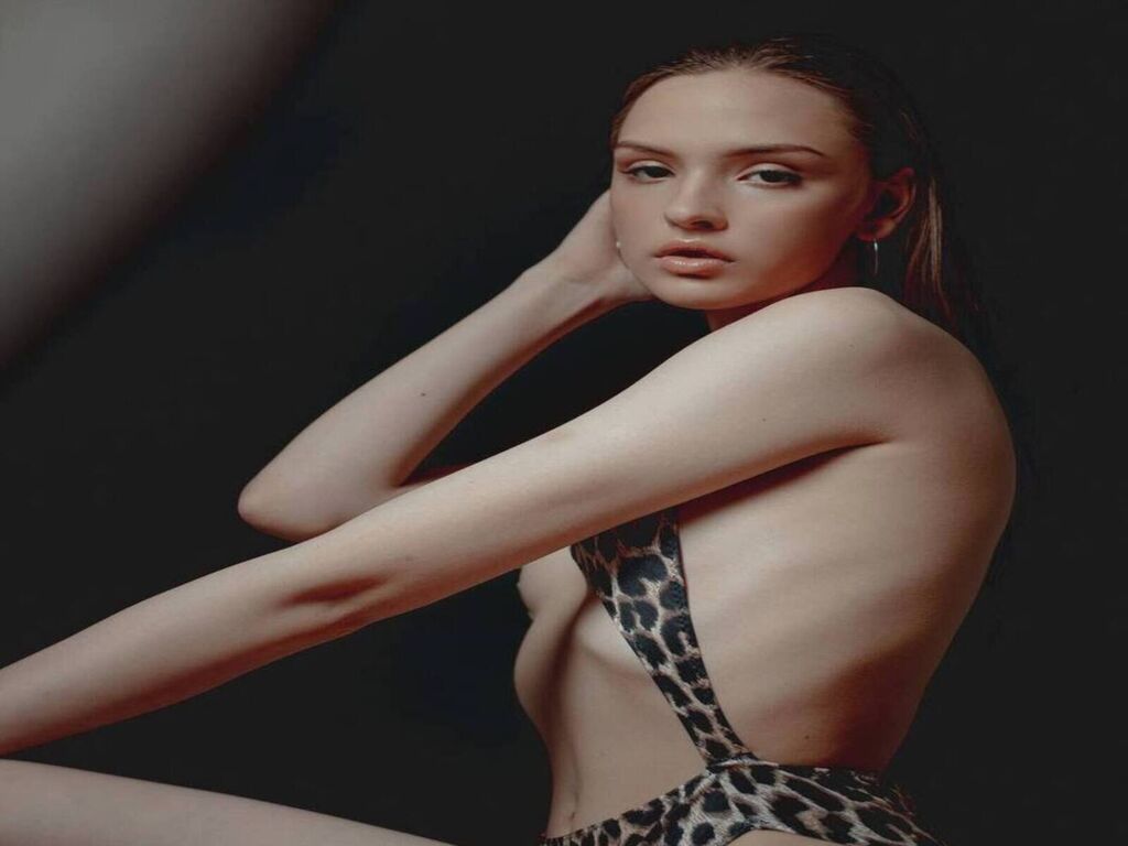 Live sex webcam photo for BreeVesper #278305940