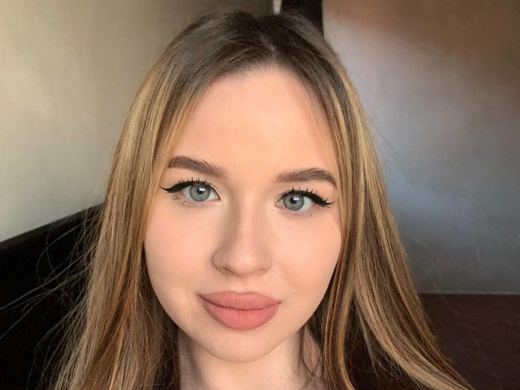 Live sex webcam photo for BrendaClagg #276154325