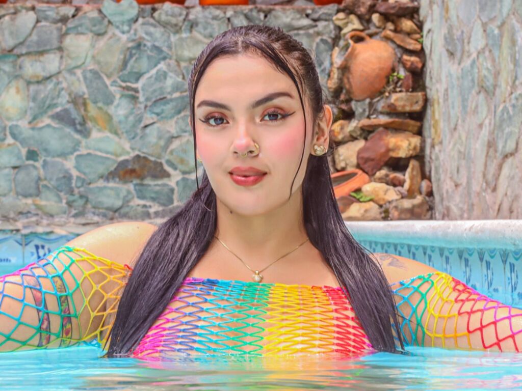 Live sex webcam photo for BrielaDicaprio #278072390