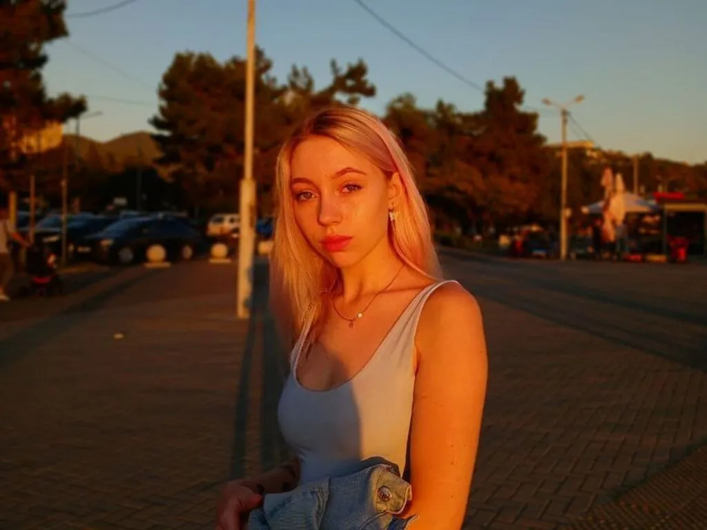 Live sex webcam photo for BrimladGladish #277644921