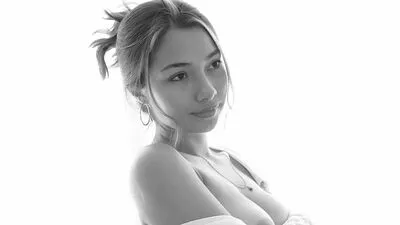 Live sex webcam photo for CamileGrey #290121223