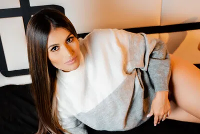 Live sex webcam photo for CarlaFerrara #290168342