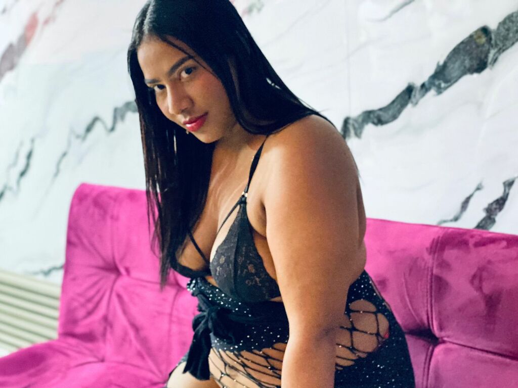 Live sex webcam photo for CarolinaSanez #277868640