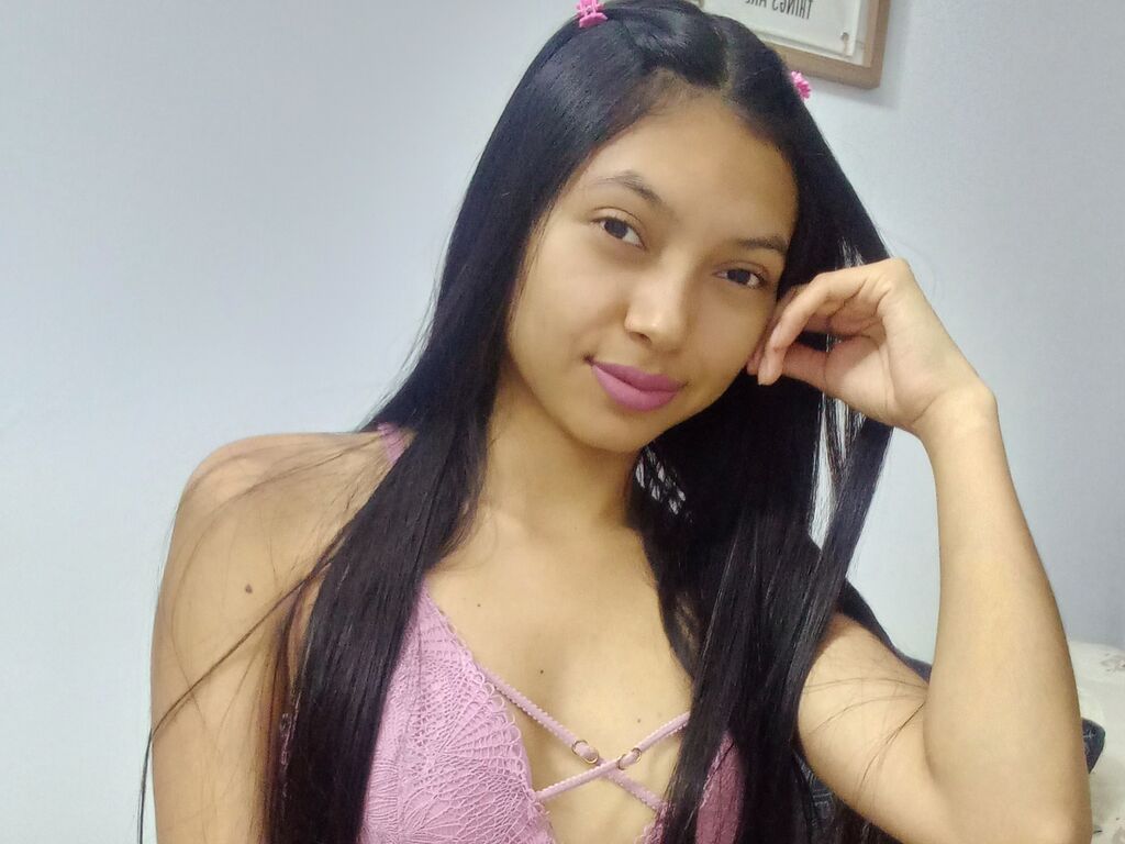 Live sex webcam photo for CatalinaLi #276166445