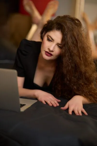 Live sex webcam photo for CelineBoyer #290121669