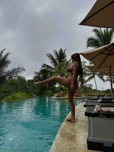 Live sex webcam photo for CelineReys #290137095